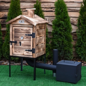 Tradycyjna wędzarnia z paleniskiem